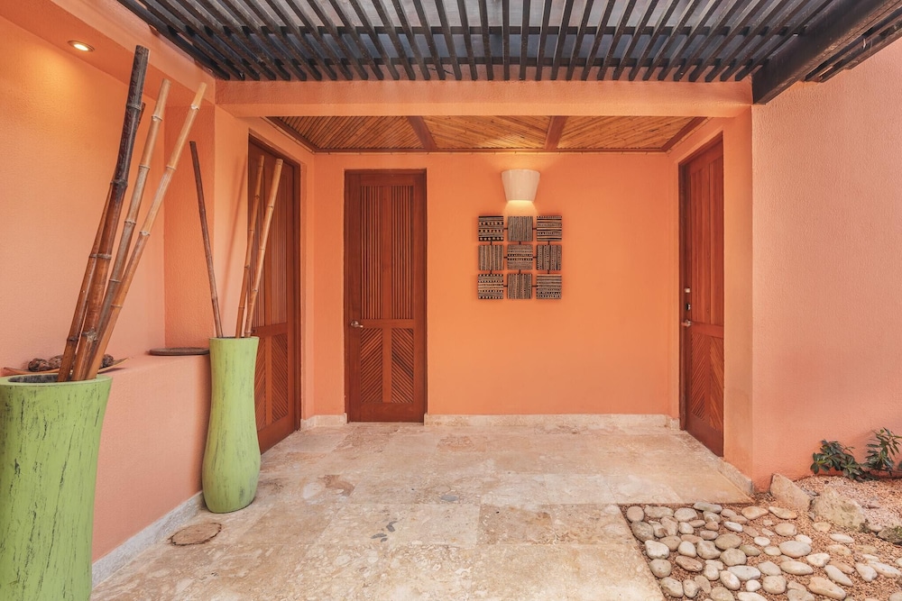 Warm 2BR Bungalow w Pool Backyard in Cap Cana