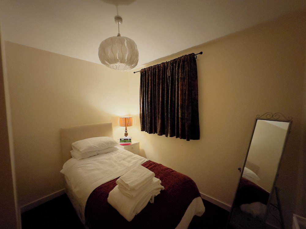 Elegant Escape in North Shields - Spacious 3 Bedroom House