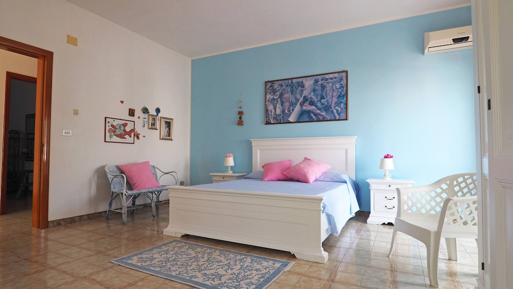 Villa Bellavista 8 Guests 3 Bedrooms by the sea