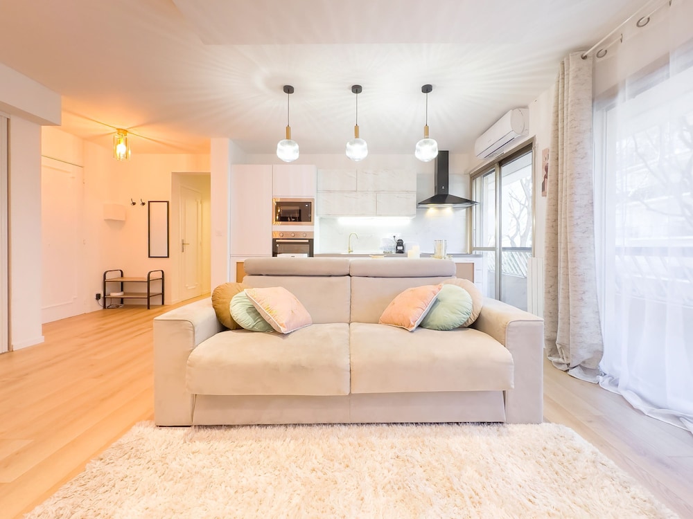 Le Dor in Cannes With 1 Bedrooms and 1 Bathrooms