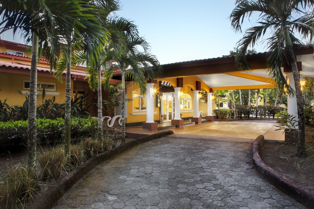 Las Olas Resort