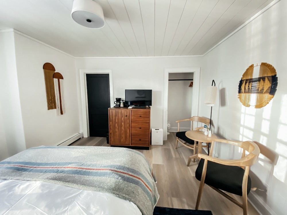 Cascade Lodge