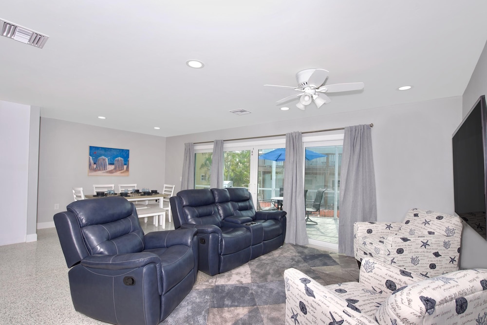 Miramar Palms