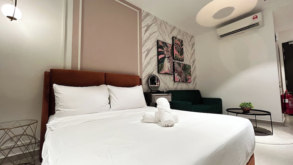 The Paxtonz by Manhattan Group
