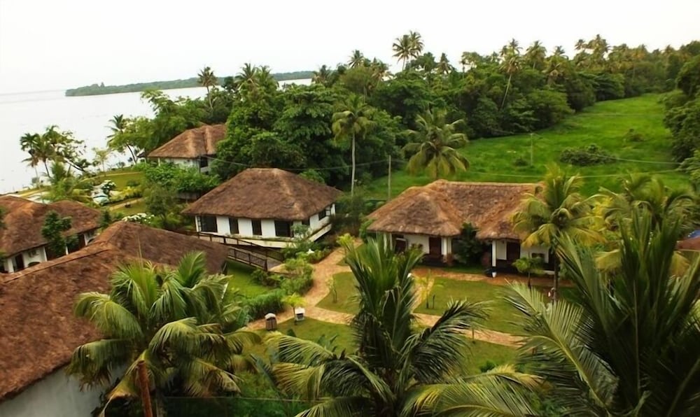 Deshadan Backwater Resort