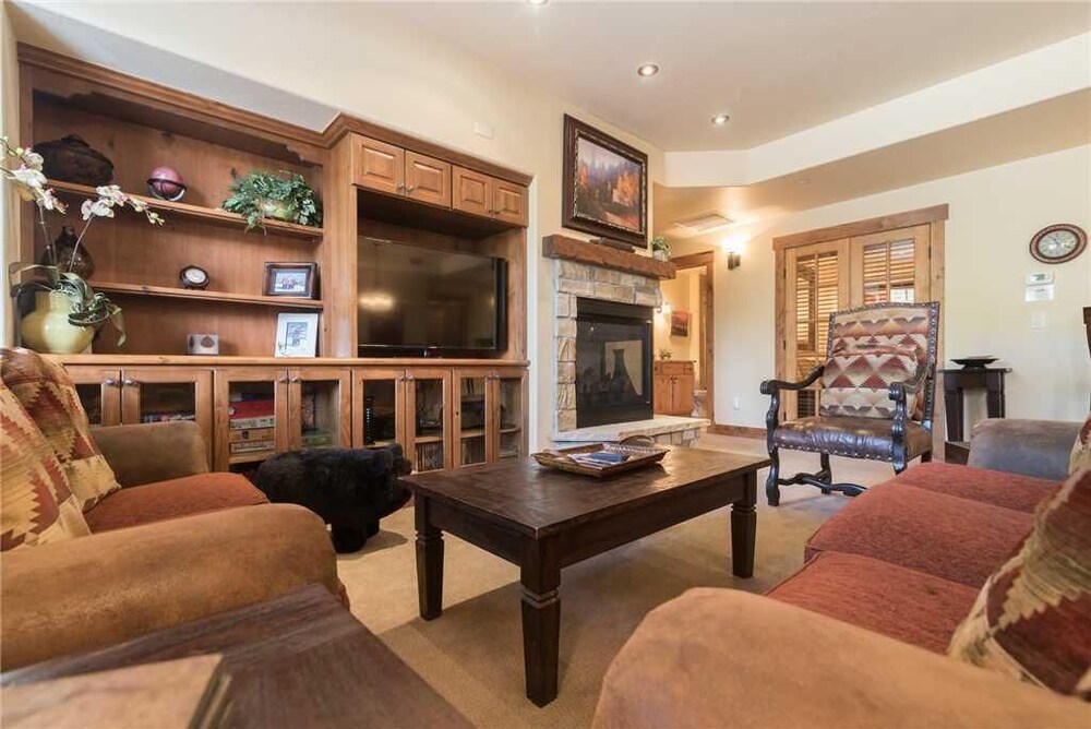 5112 Emerald Lodge, Trappeur's Crossing Apartment 2