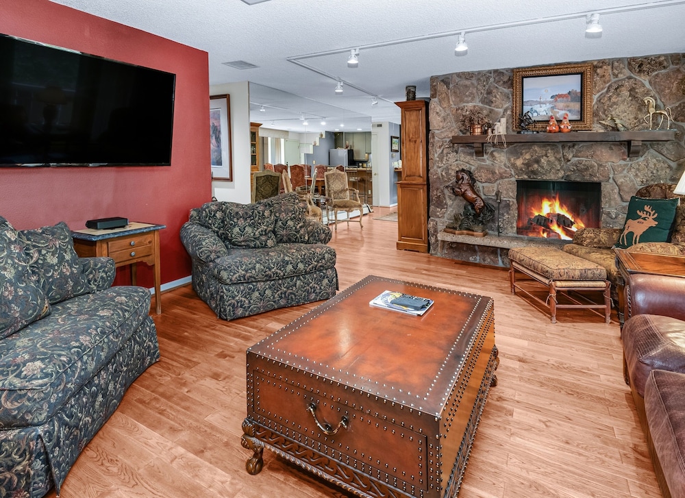 Miscellaneous Market Vacations - Scorpio 103 4 Bedroom Condo by RedAwning - Property Image 1