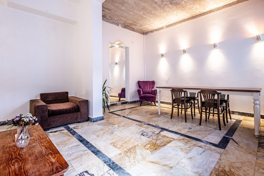 Stylish Flat With Excellent Location in Beyoglu