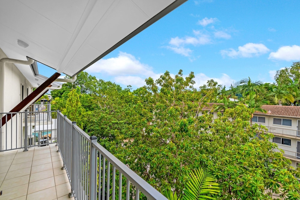 Trinity Beach Retreat With Pool and Scenic Views