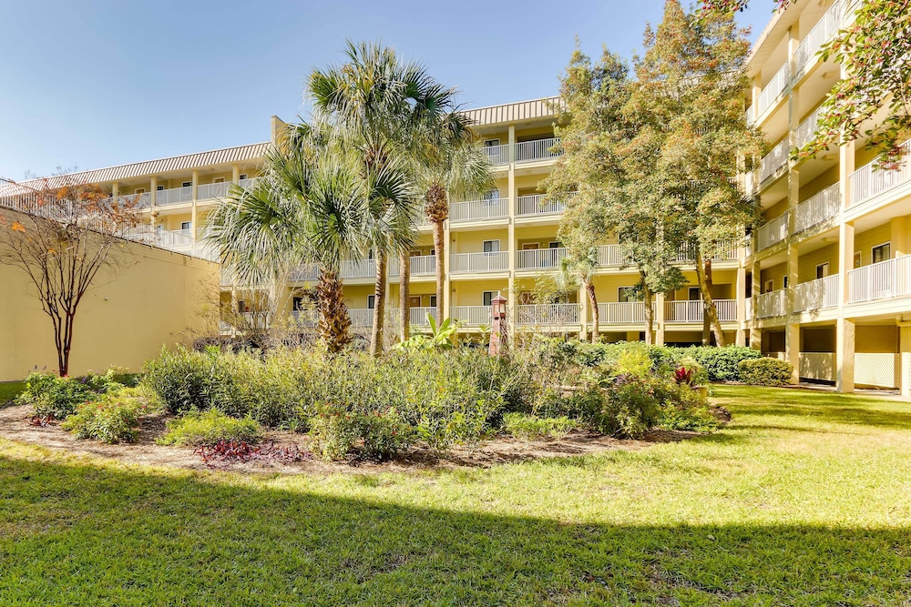 Hotel Hilton Head Resort Condo w/ Pools, Walk to Beach! - Image 1