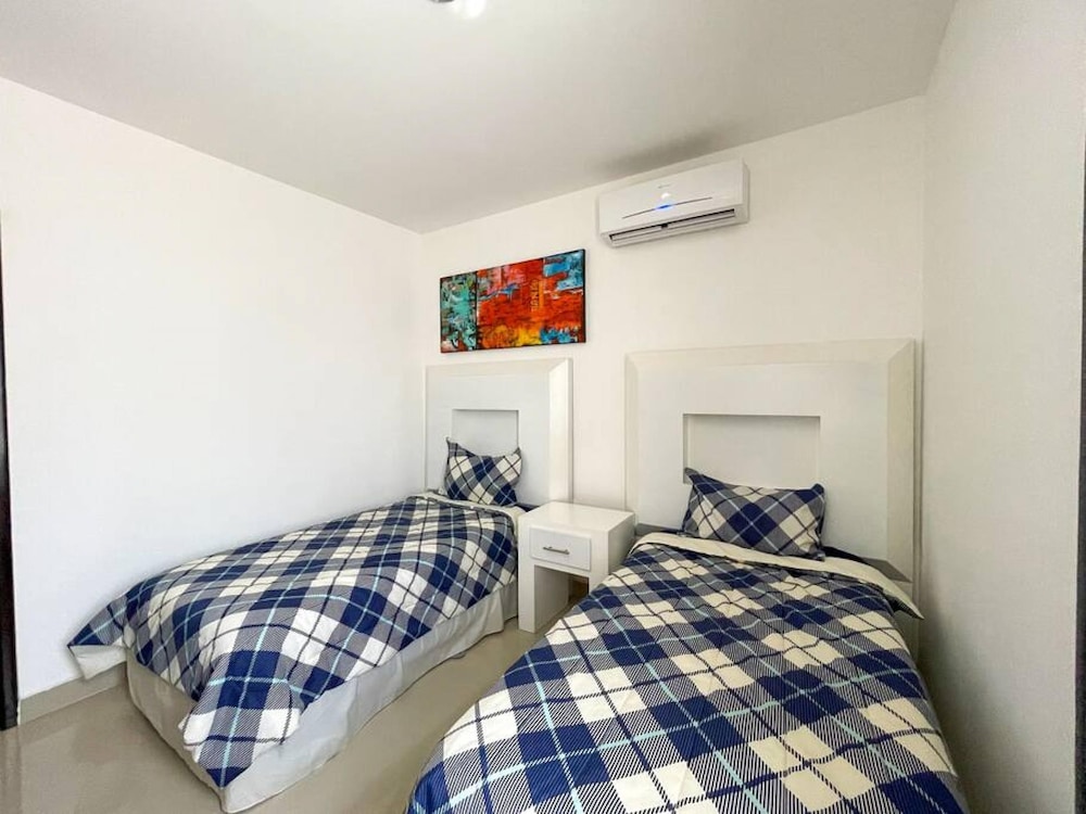 Prime Location House at Cerritos Great Price