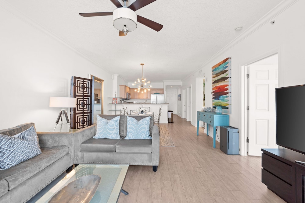 Twin Palms by Book That Condo