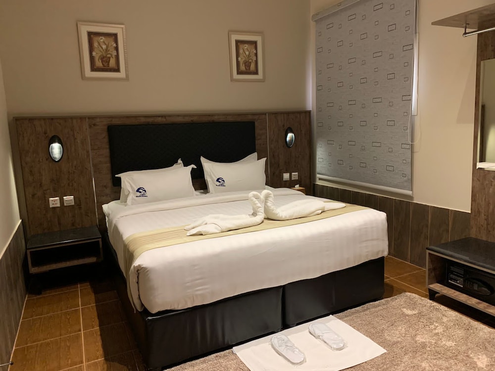 Hotel & Resort Golden Marina Yanbu فندق ومنتجع جولدن مارينا ينبع إدارة وتشغيل شركة منتجع المرسى الذهبي