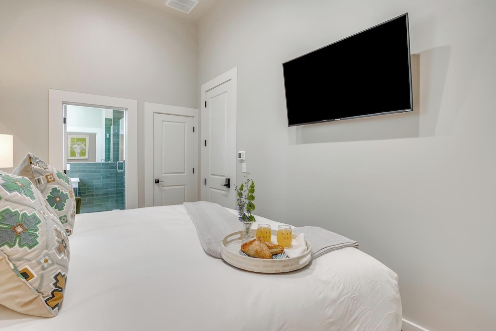 Nutt House Hotel