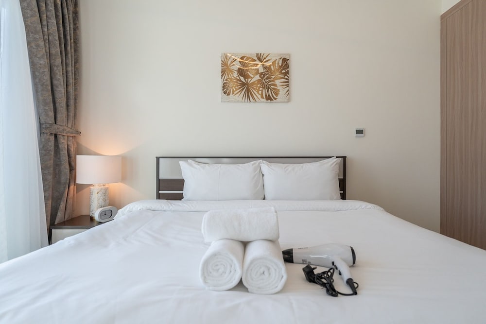 Wonderful Studio Apartment With Balcony at Farhad Azizi