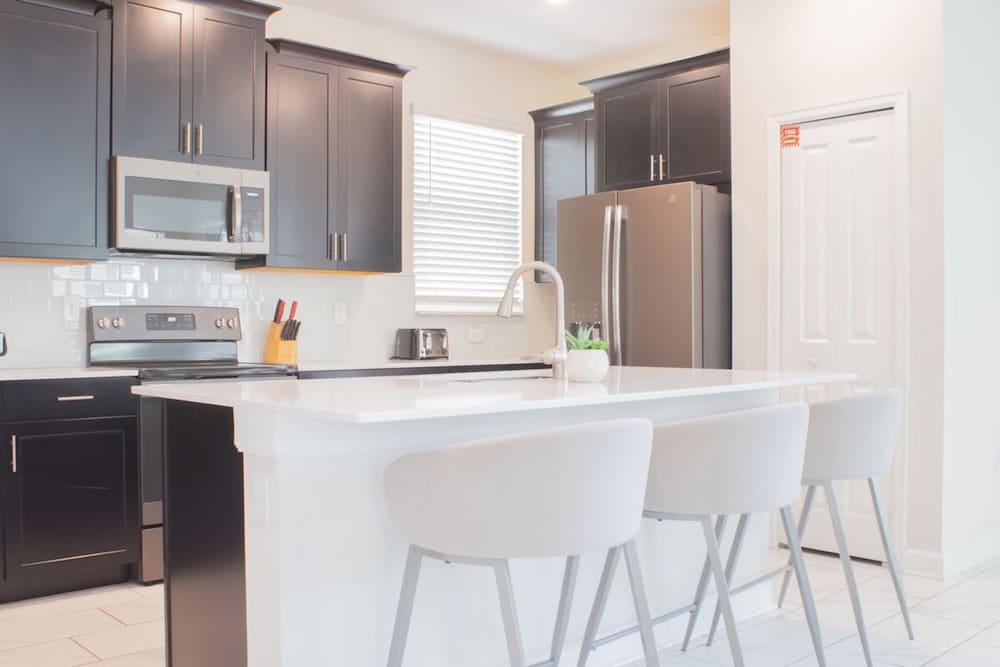 831 Luxurious 5bd and 5bt Perfect for Your Family view 5