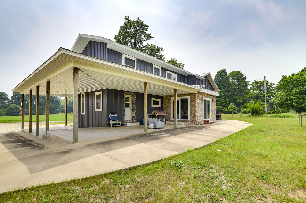 Wfh-friendly Lawrence Escape w/ Lake Access