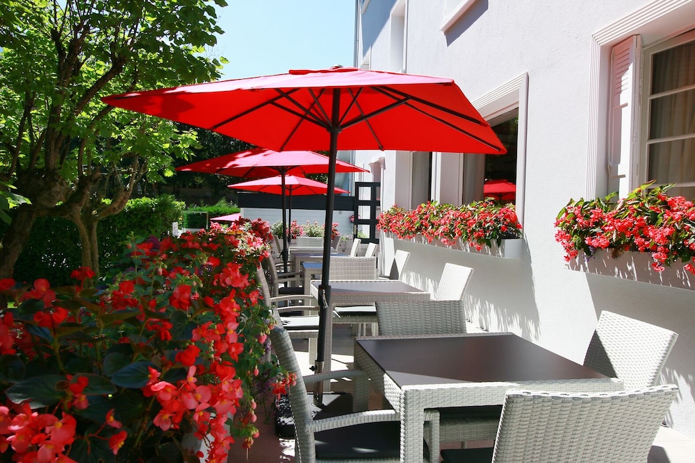 Bagneres-de-Luchon Vacations - Hotel d'Etigny - Property Image 3