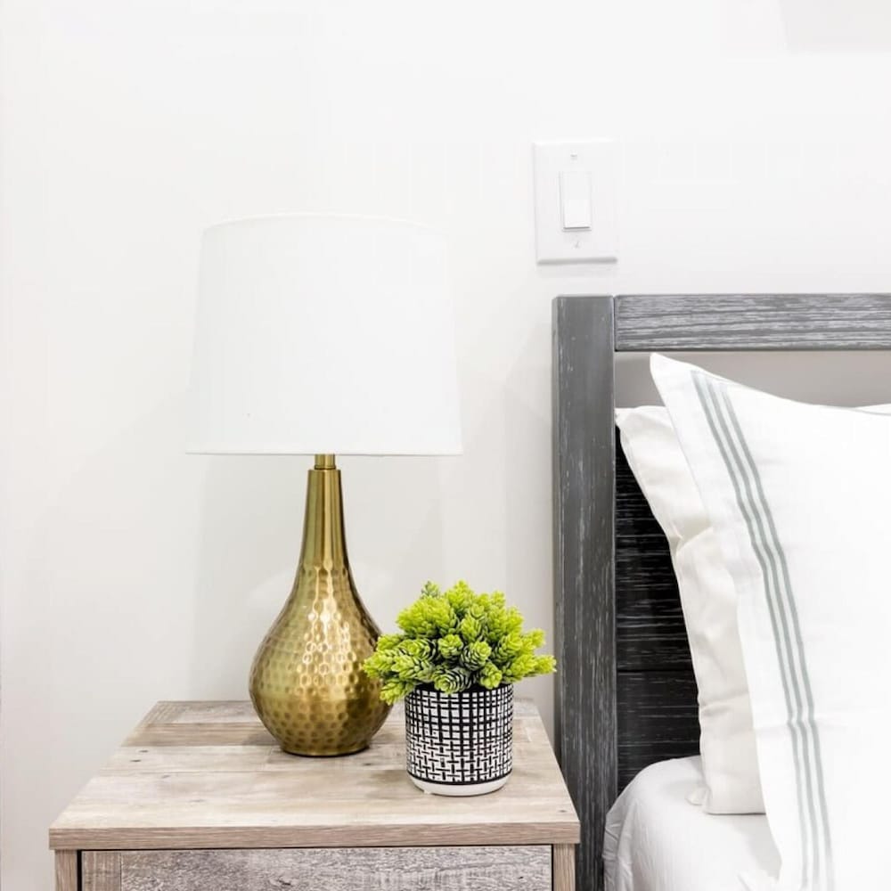 317-1an - New Modern 1BR W D Walk to Central Park