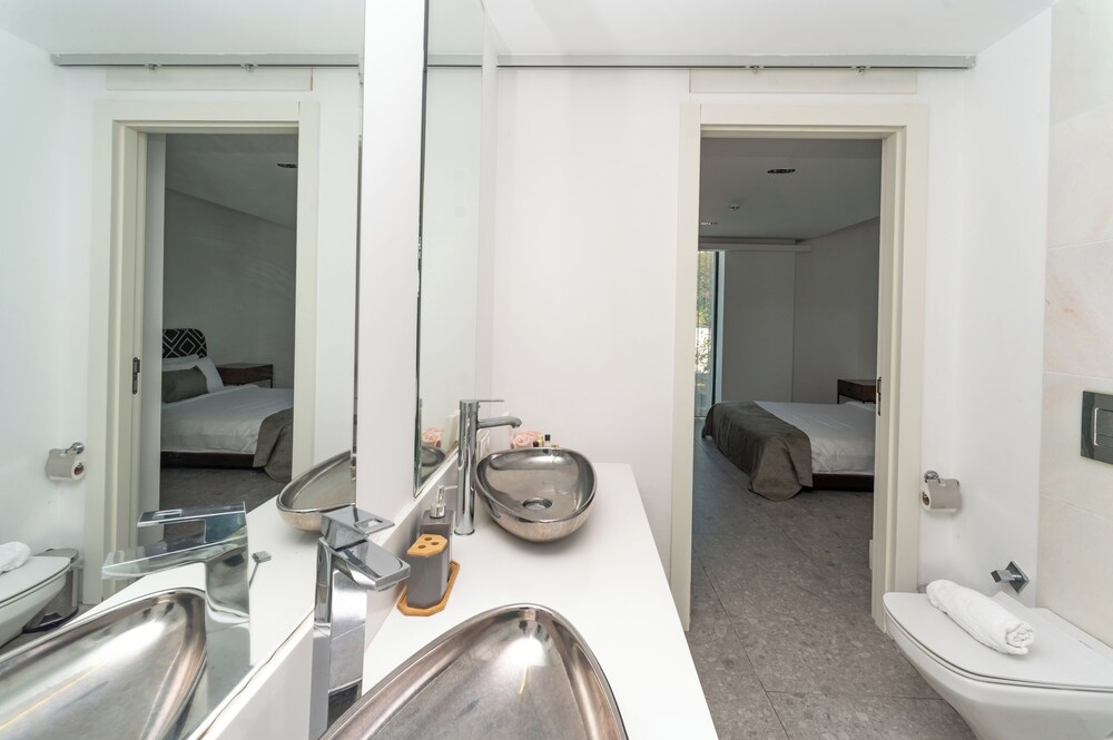 Marinhill High Luxury Property
