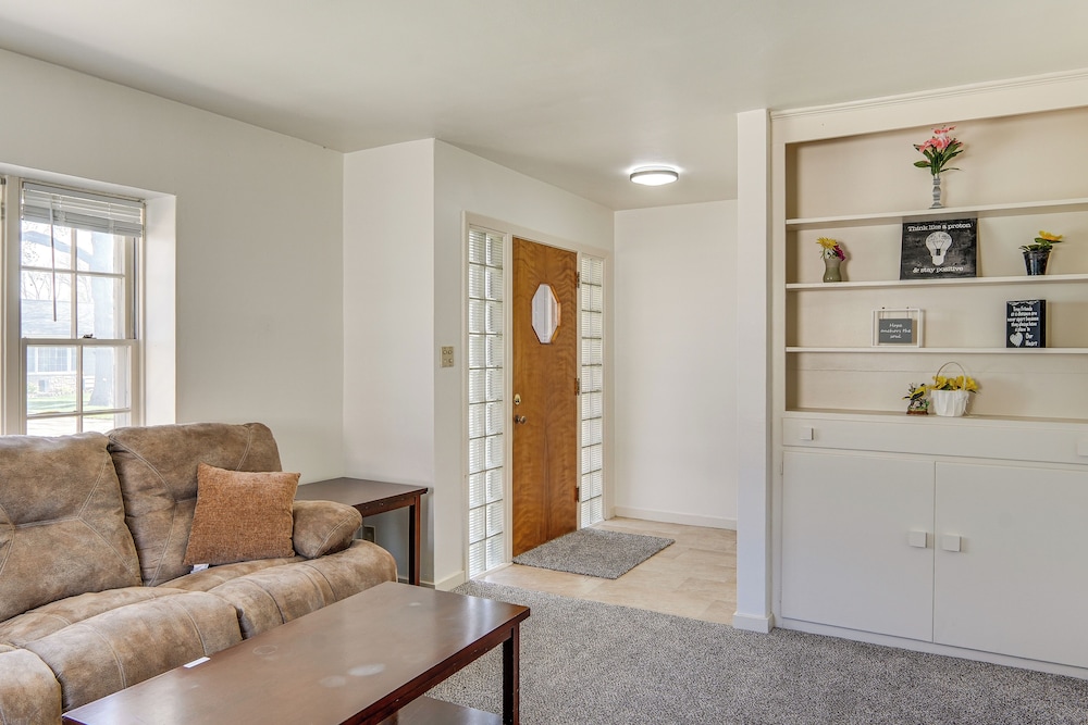 Family Home By Theme Park & Waterloo Arts District