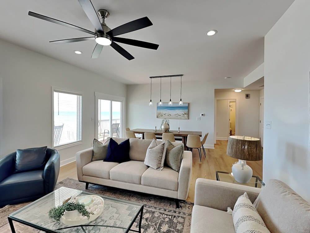 Pelican Landing by Topsail Realty