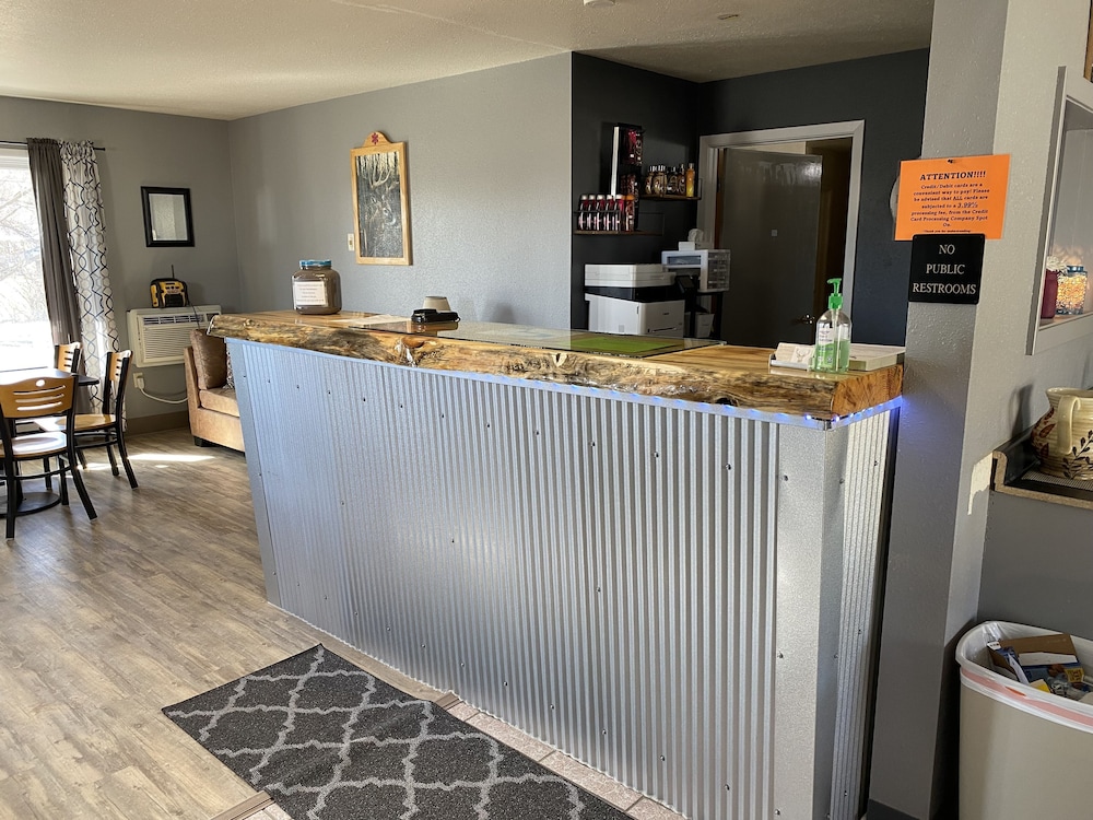 Deer Lodge Motel