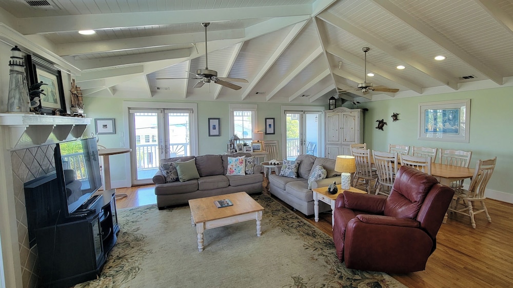 203 Butler Avenue by Tybee Vacation Rentals