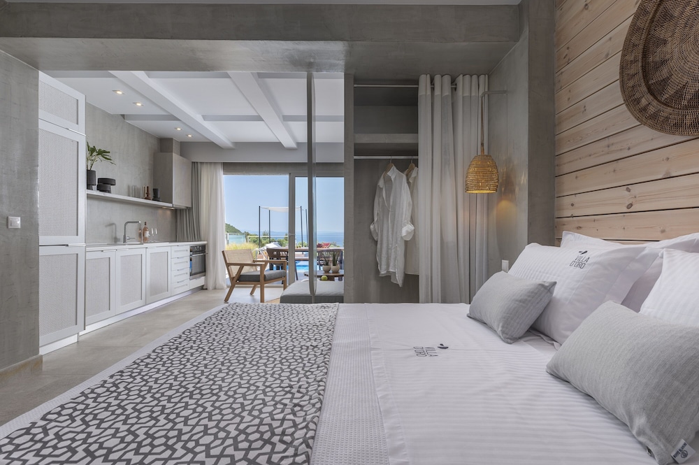Villa D'Oro - Luxury Villas & Suites