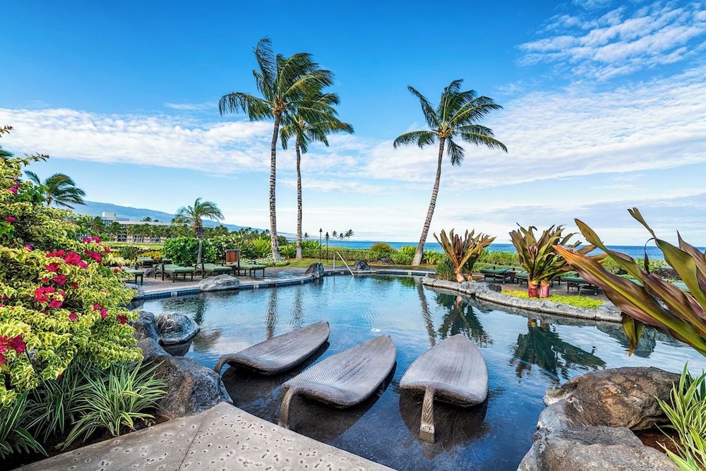 Direct Ocean Front - AC - Concierge Included - Ocean Viewing Lanai & Near Shops! -vrkcv