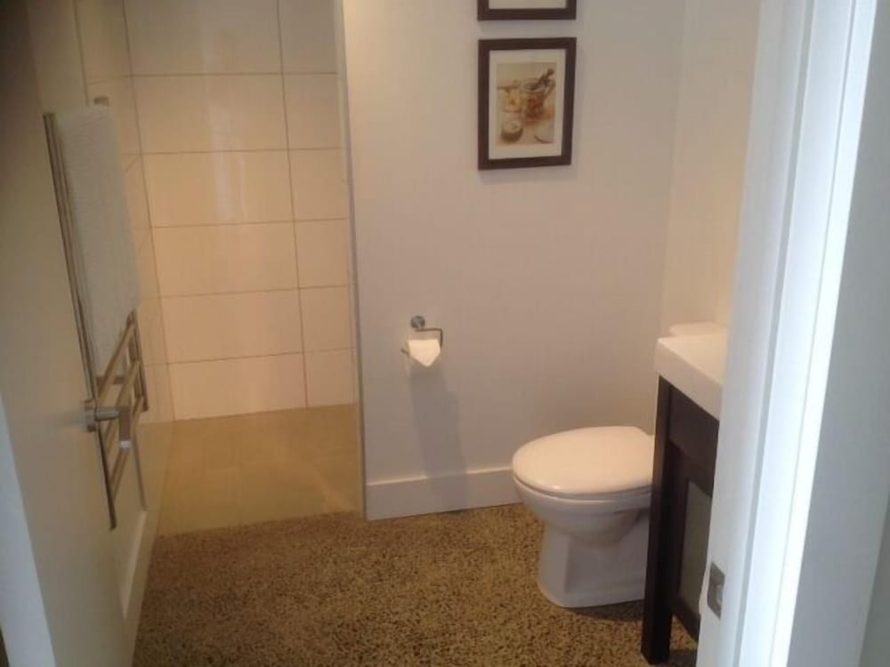 The Lakeview House Apartment