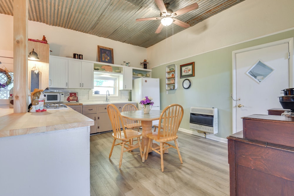 Countryside Retreat w/ Pasture Views in Hominy