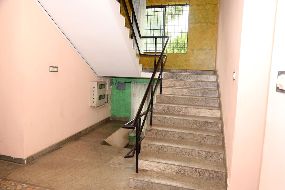 OYO 6711 Geojo Residency