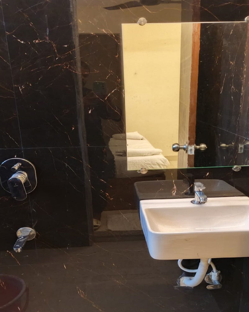 Hotel Ratna Residency