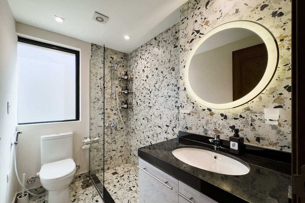 The 2bdr Radiant Residence 5 min to Airport