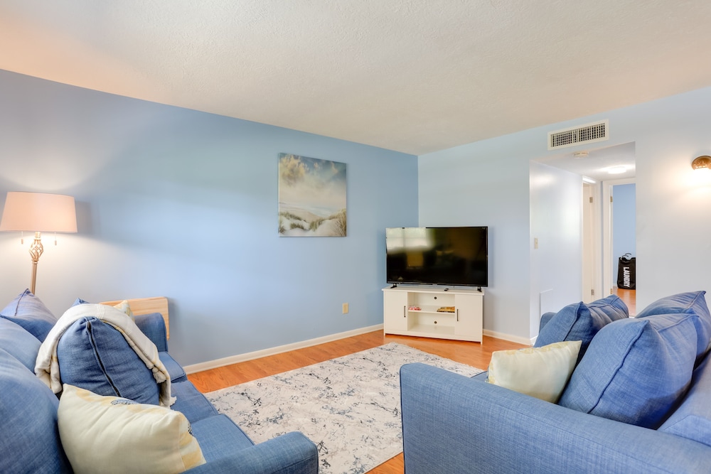 Idyllic Fort Pierce Retreat - Walk to Beach!