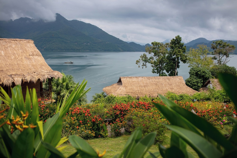 Mai Chau Hideaway Lake Resort 30