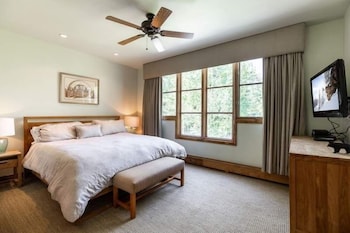 Ski-in Ski-out Townhome in Beaver Creek by RedAwning