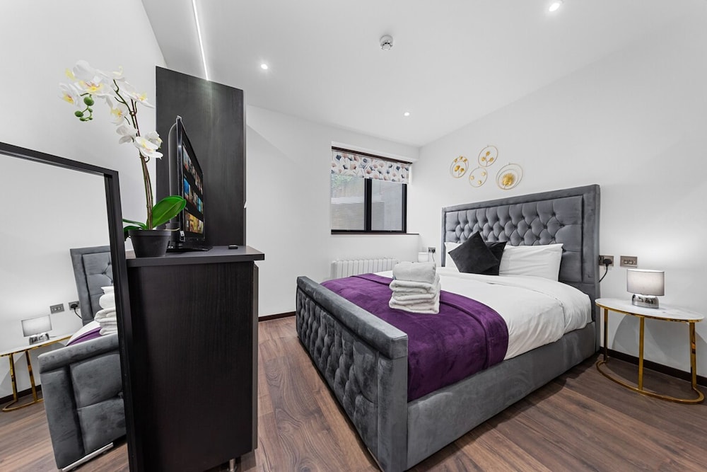 Bright Studio Retreat in Golders Green