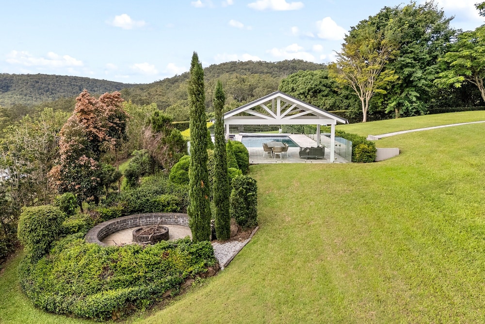 Elegant Bonogin Retreat on Expansive Acreage