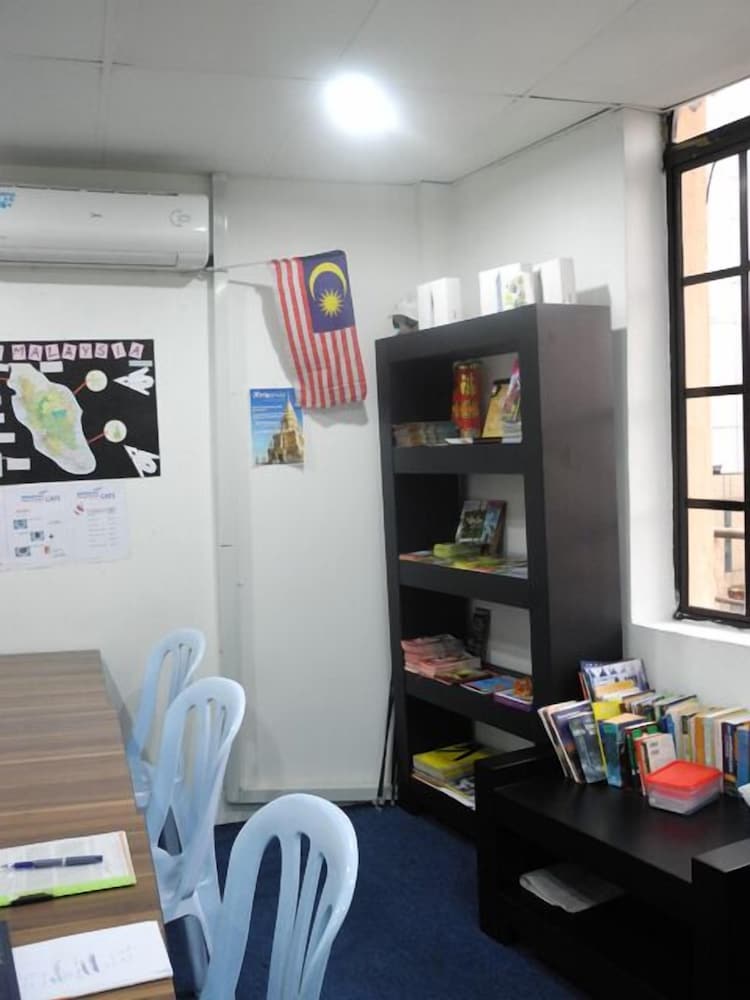 Submarine Guest House Central Market - Hostel