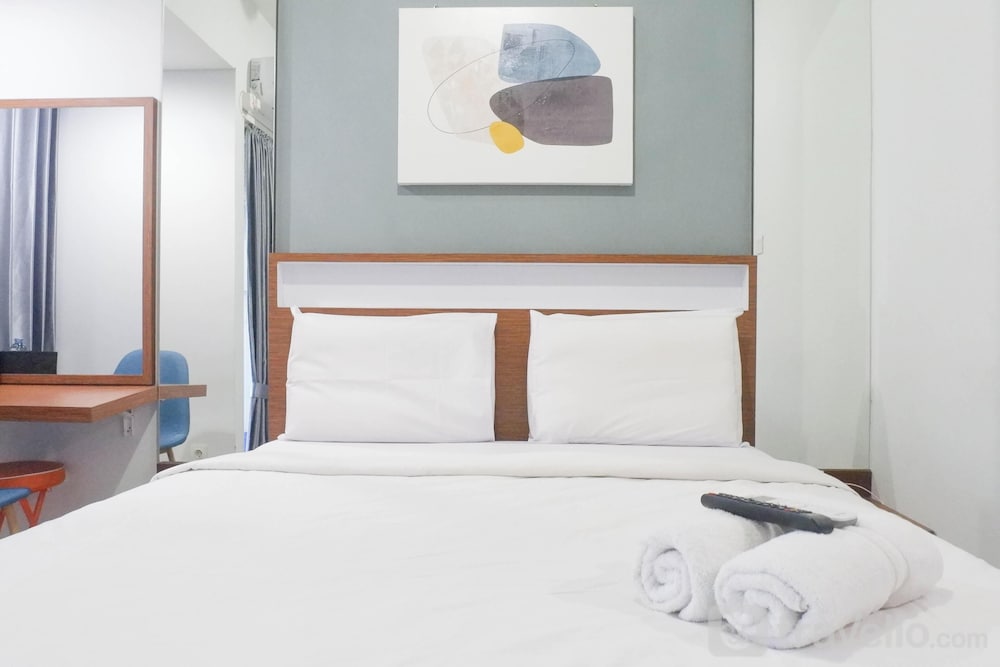 Scenic Modern Studio Room At Tamansari Papilio Apartment