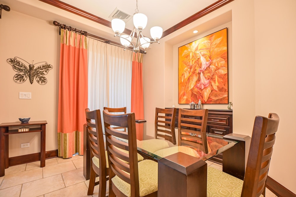 CR Luxury Los Sueños Condos