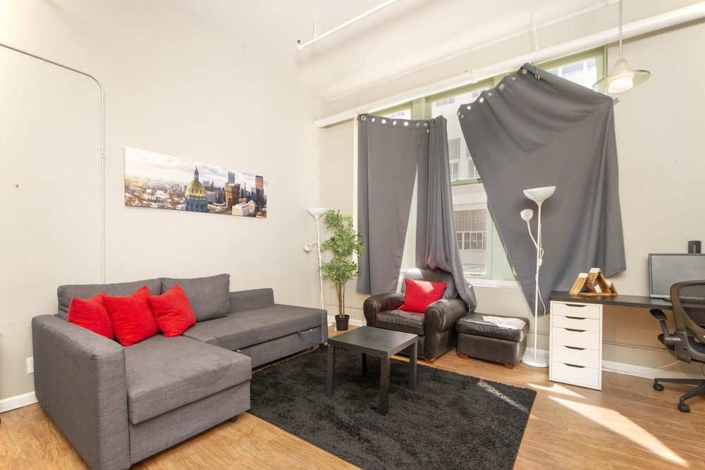 Huge 2 Bedroom Historic Loft Downtown Denver view 2