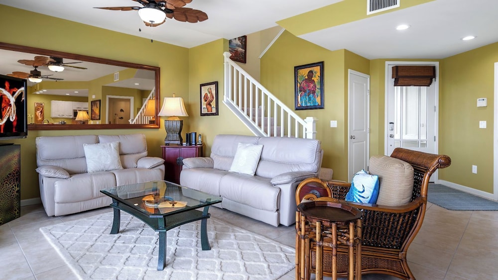 Updated Townhome Ocean View Private BBQ & Lanai - Vrkcv