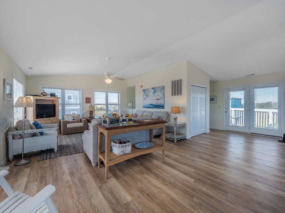 The Channel Marker by Topsail Realty