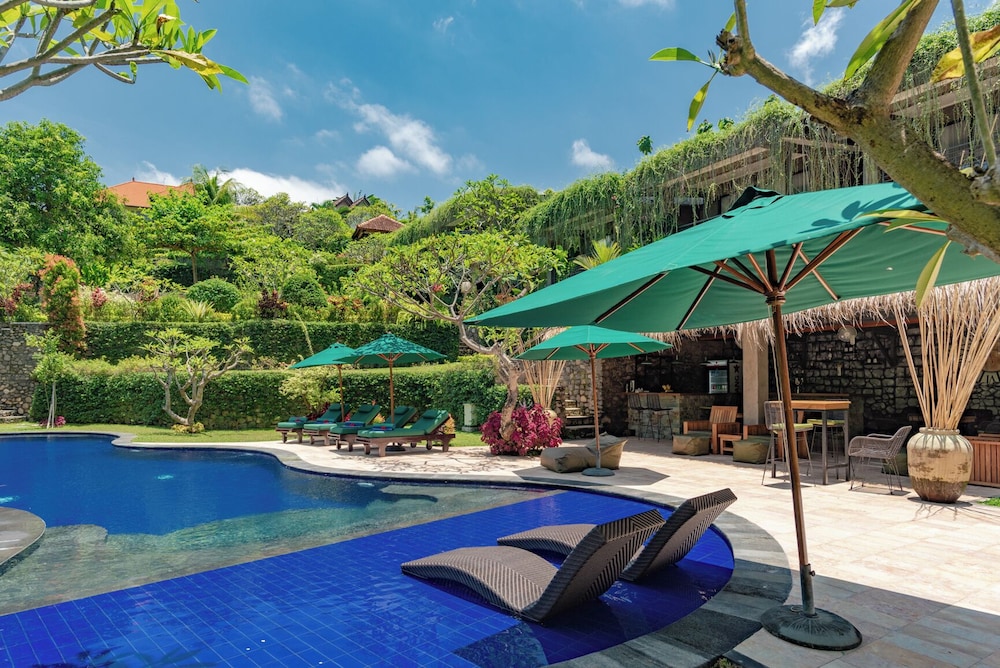 Alamanda Lovina Resort