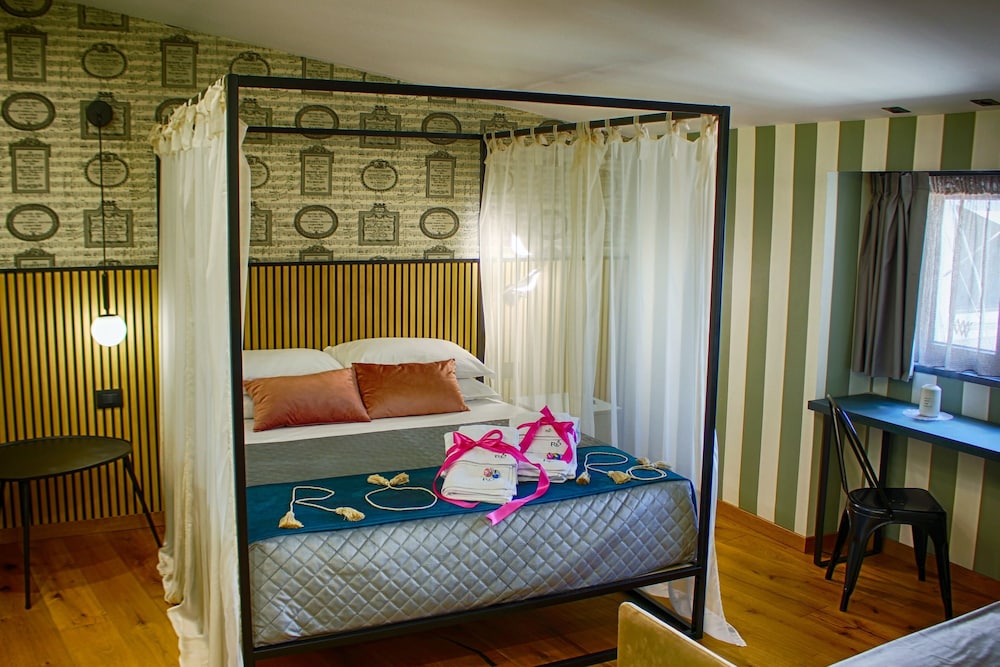Roby's boutique rooms