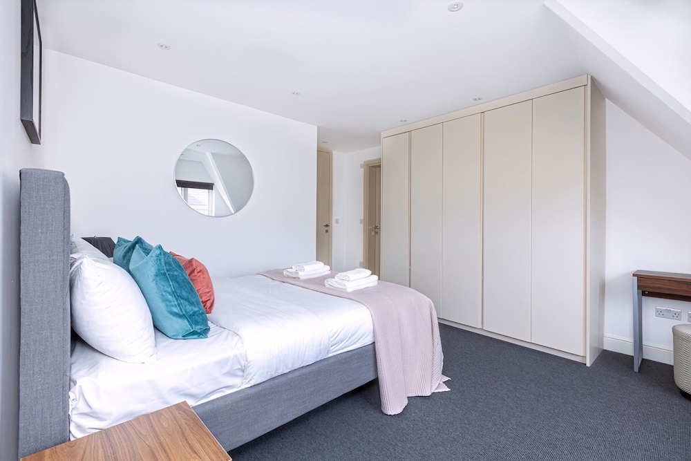 Stylish Three-bed Flat in Marylebone