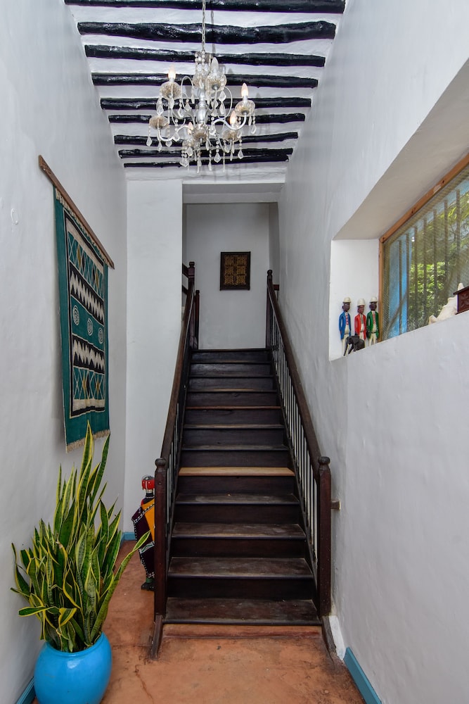 Hiliki House